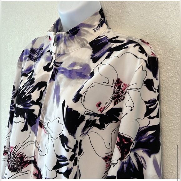 Zenergy by Chico’s Lightweight Water Color Jacket - Picture 7 of 15